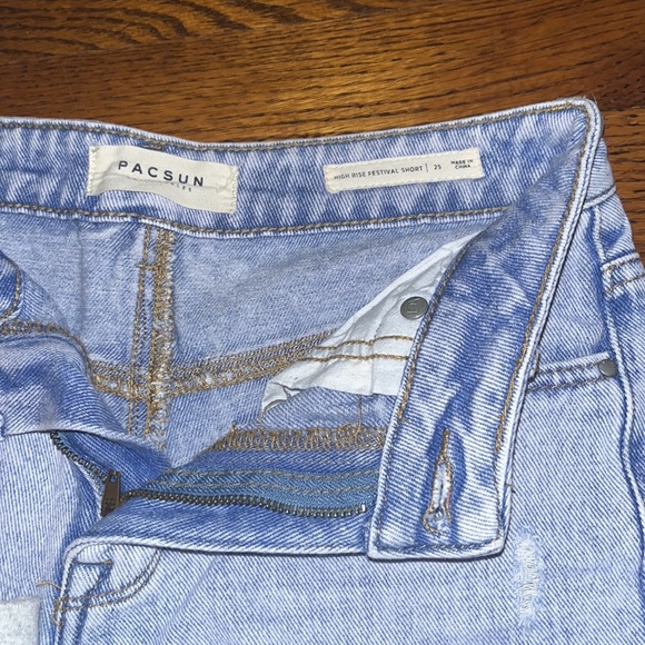 Pacsun High Rise Festival Shorts, Size 25 - Picture 4 of 4
